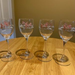 4 Luminarc Stem Wine Glasses